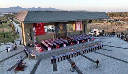 Millet Bahçesi görkemli Polis Mezuniyet Töreni’ne ev sahibi oldu