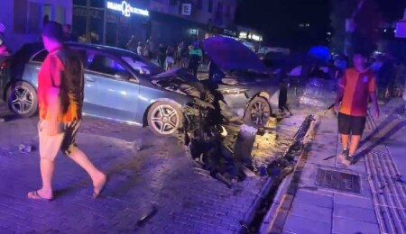 Lefkoşa'da korkutan kaza: 4'ü çocuk toplam 8 yaralı!