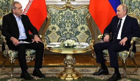 Rusya Devlet Başkanı Putin ile İran Cumhurbaşkanı Pezeşkiyan telefonda görüştü