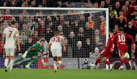 CANLI- Galatasaray, Liverpool ile deplasmanda karşılaşıyor: 4-0