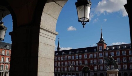 İspanya'da Katolik Kilisesi, Müslümanların dini bayram kutlamalarıyla ilgili yasağa tepki gösterdi