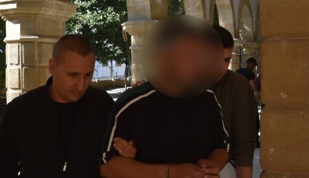 Annesinin öldüğünü söyleyerek kuyumcudan 5 bin TL aldığı iddia ediliyor