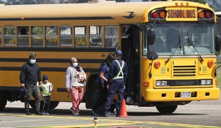 ABD, ülkelerine dönmek isteyen düzensiz göçmenlere bin dolar verecek