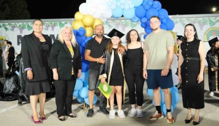 Tuğlu, belediye sınırları içerisinde yer alan okulların mezuniyet törenlerine katıldı