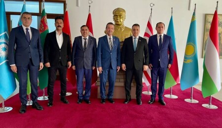 Dışişleri Bakanı Ertuğruloğlu, Azerbaycan heyetini kabul etti