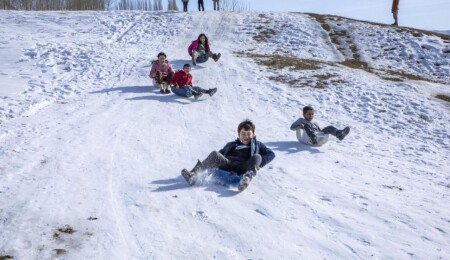 Türkiye'de pek çok ilde eğitime kar molası: Bazı kentlerde kamu personelleri idari izinli