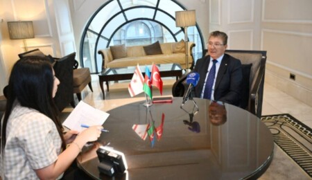 Başbakan Üstel: Partiler arası zirve toplantısında KKTC bayrağı yine Şuşa’da dalgalanacak