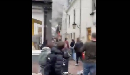 Hollanda'nın Utrecht kentinde meydana gelen patlama yangına yol açtı