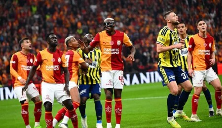CANLI- Süper Lig'in 9. haftasında derbi heyecanı: Galatasaray, Fenerbahçe'yi konuk ediyor: 2-1