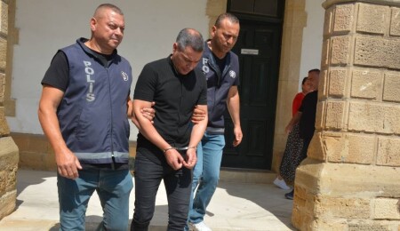 Çalıştığı iş yerlerinden para çalan sanığa 3 buçuk yıl hapis cezası!