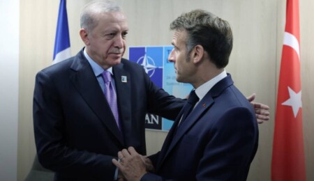 Macron’dan Erdoğan’a AB üyeliği için Kıbrıs şartı!