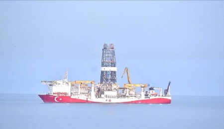 Türkiye'nin Doğu Akdeniz'deki sondaj ve sismik araştırma gemilerini geri çektiği iddiası yalanlandı