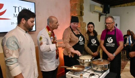 Lefkoşa’da yabancı öğrencilere yönelik “Türk Mutfağı Yemek Atölyesi” düzenlendi