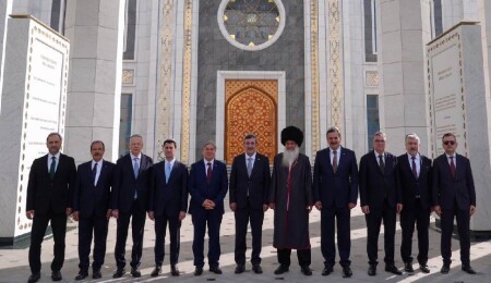 Cevdet Yılmaz Türkmenistan’da temaslarda bulunuyor