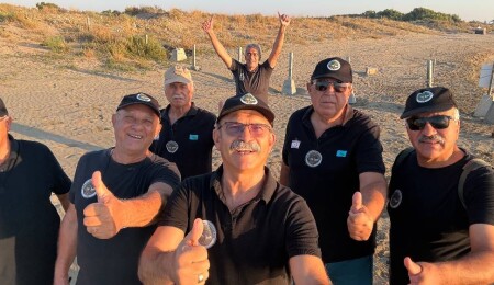 Her Daim Doğa Dostları Grubu'ndan kıyı bitkilerini gözleme etkinliği