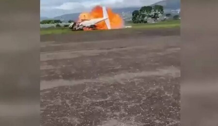 Venezuela'da uçak yere düştü: 2 kişi öldü