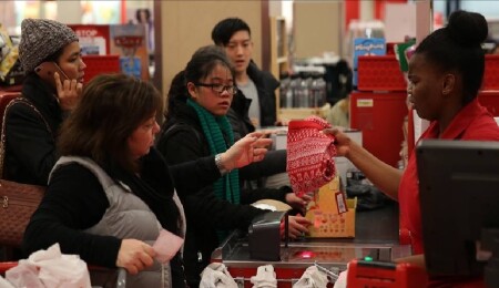 ABD'de tüketiciler 5 günde 44 milyar dolardan fazla harcadı