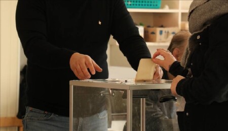 Fransa'da yerel seçimlerin ikinci turunda oy verme işlemi başladı