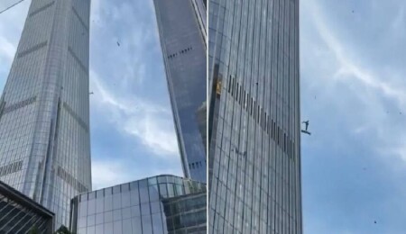 Pekin'in en yüksek gökdelenine küçük uçak çarptı