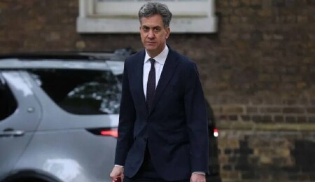 İngiltere Dışişleri Bakanı Miliband'a göre İsrail'in savaş suçlarına ilişkin kanıtlar giderek güçleniyor