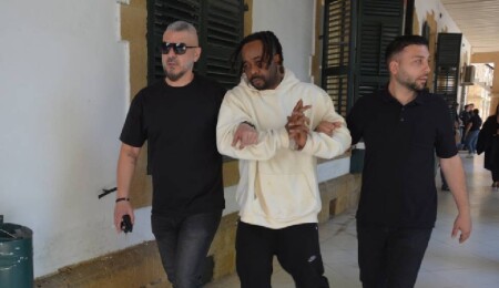 Evinde 28 gram uyuşturucu bulunan zanlı kaçak çıktı