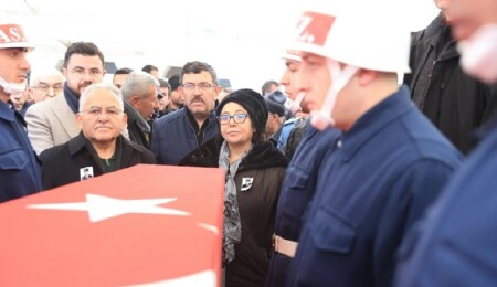 Kendisini enkazdan çıkaran Kıbrıs gazisine 51 yıllık vefa: Beni toprak altından kurtaran adamı ben bugün toprağa veriyorum