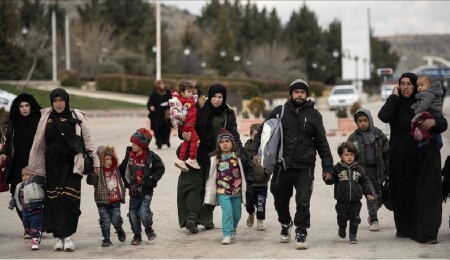Lübnanlılar, İsrail'in sürgün emri ve saldırı tehdidi sonrası Beyrut'un güneyindeki mahalleleri boşaltıyor