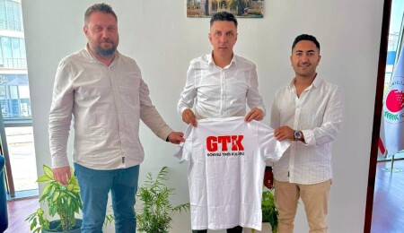 Gönyeli Tenis Kulübü’nden Hüseyin Amcaoğlu’na ziyaret