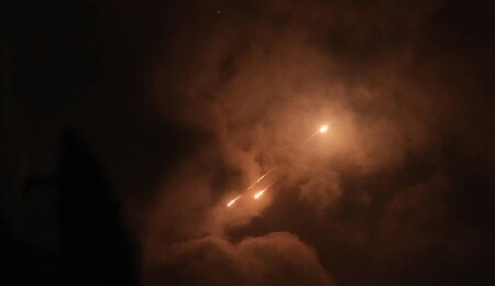 İran, İsrail’e füze ve kamikaze İHA’larla saldırı başlattı