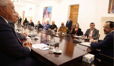 Papadopoulos, kendilerini 'Kıbrıs Yurtsever Hareketi' olarak tanıtan bir grup üzerinden mesaj verdi: Aynı taraftayız