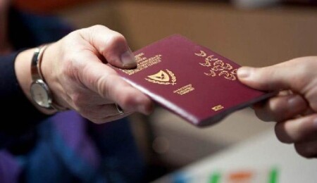 “Kıbrıs vatandaşlığı” almak için yapılan başvurularda yaşanan gecikmeler, Rum Sayıştay Başkanlığının raporunda