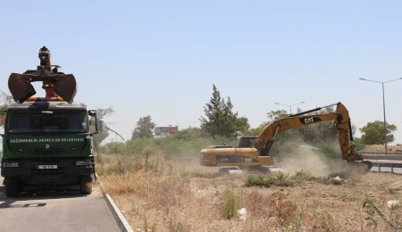 Değirmenlik Akıncılar Belediyesi, ana yol kenarlarında temizlik çalışması başlatıyor