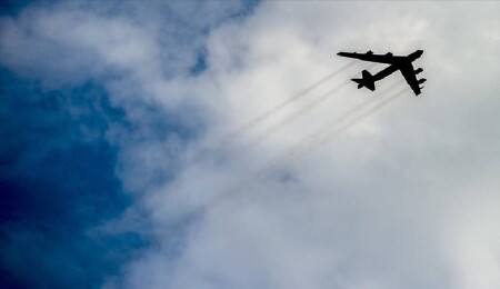 ABD'ye ait B-52 bombardıman uçakları İngiltere'deki RAF Fairford Üssü'ne ulaştı