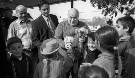 Fotoğrafçı İsmail Gökçe, ölümünün 13. yıl dönümünde Rauf Denktaş’ın fotoğraflarını paylaştı
