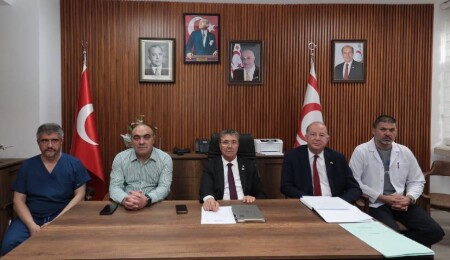 Ünal Üstel, TEKNOFEST’te yaralanan vatandaşların sağlık durumları hakkında bilgi aldı