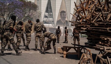 Madagaskar'da ordu yönetime el koydu