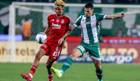Beşiktaş, 9 kişi kalan Konyaspor'a kaybetti