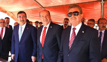Ersin Tatar, Cevdet Yılmaz ve Ünal Üstel yeni Devlet Hastanesi inşaat alanını inceledi