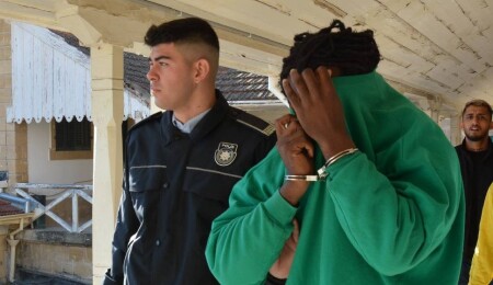 Gönyeli'de terk edilmiş bir evde uyurken bulundu: Bin 489 gündür kaçak