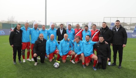 Meclis Futbol Takımı, Antalya'daki turnuvada finale kalamadı: Dursun Oğuz'un kaburga kemiği kırıldı