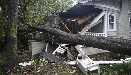 ABD'deki şiddetli fırtınalar nedeniyle yaklaşık 500 bin kişi elektriksiz kaldı
