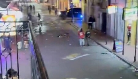 ABD'de bir aracın kalabalığa dalması sonucu 10 kişi öldü, 35 kişi yaralandı