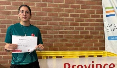 Milli badmintoncu Nehir Deniz’den Belçika’da çifte zafer