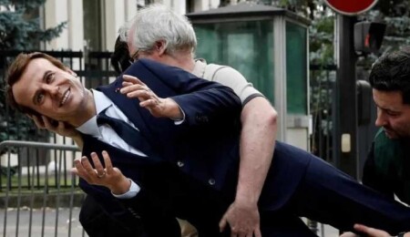 Macron'un bal mumu heykeli çalındı
