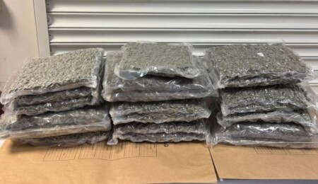 Larnaka Havalimanı’nda 51 yaşındaki bir yolcunun bagajında 22 kilo uyuşturucu ele geçirildi