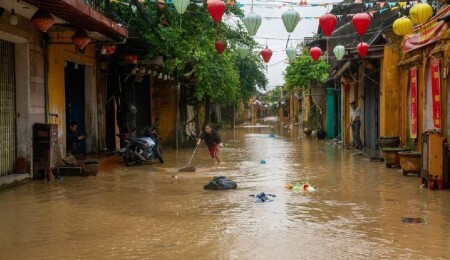 Vietnam'da şiddetli yağışların neden olduğu sellerde 55 kişi hayatını kaybetti