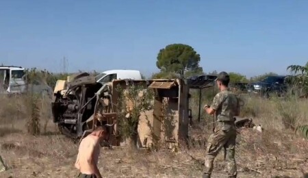 Akçay yolunda askeri araç devrildi: 12 yaralı
