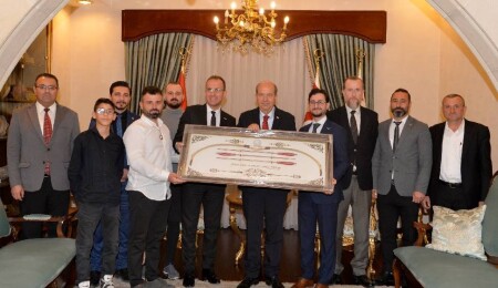 Cumhurbaşkanı Ersin Tatar, Türkiye Geleneksel Türk Okçuluk Federasyonu heyetini kabul etti