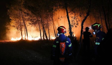 Avrupa'nın kavurucu sıcaklarla ve alevlerle mücadelesi sürüyor