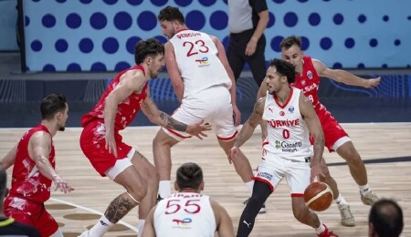 12 Dev Adam EuroBasket'te 24 yıl sonra yarı finalde